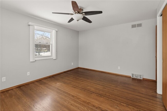 Building Photo - 14 Kingswood Dr