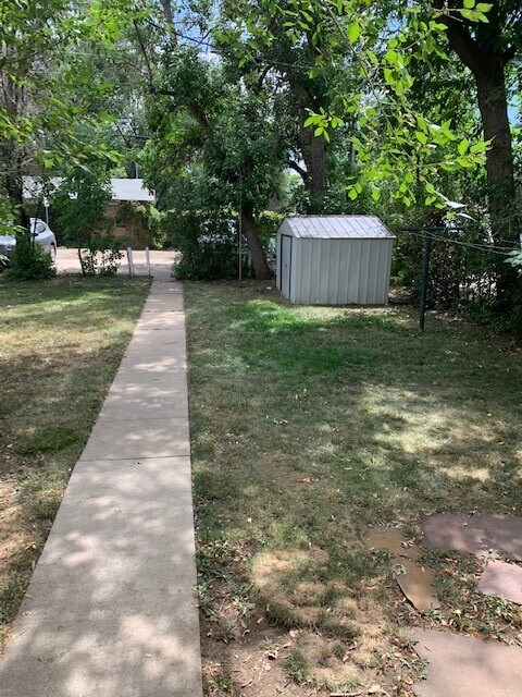 Building Photo - 2524 Mapleton Ave