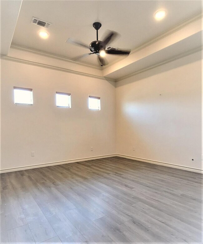 Building Photo - 5234 Kemper St