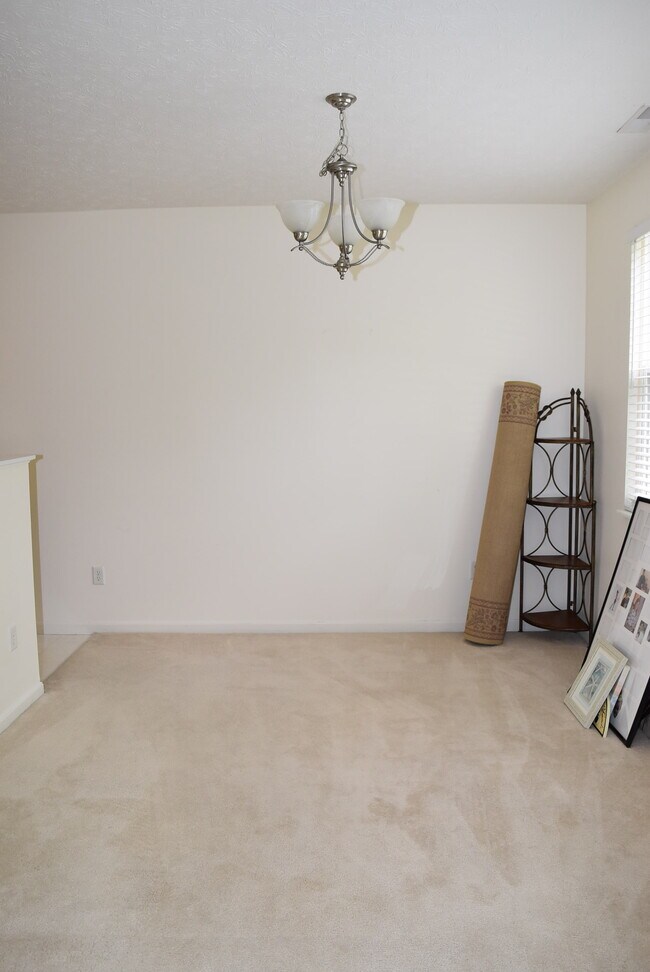 Building Photo - 3889 Thorngate Dr