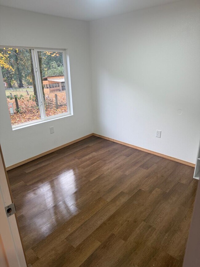 Building Photo - Swisshome