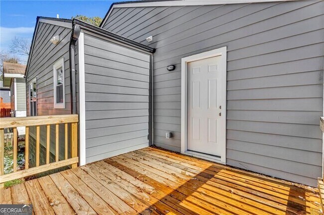 Building Photo - 1271 Lorenzo Dr SW