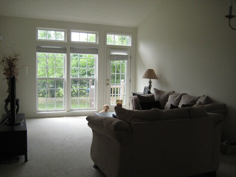 Building Photo - 3829 Taft Ave