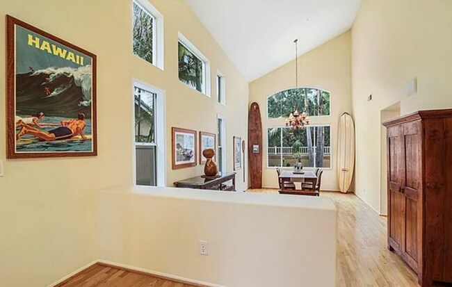 Building Photo - 43 Chapital