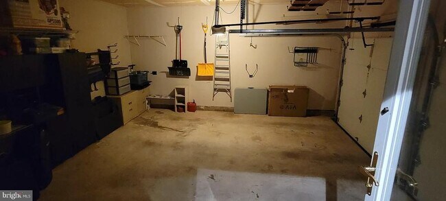 Building Photo - 21381 Maidsville Ct