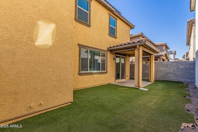 Building Photo - 16648 W Jenan Dr