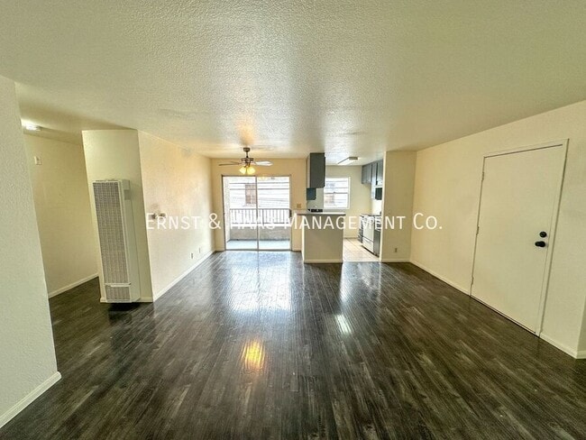 Building Photo - 1080 St Louis Ave