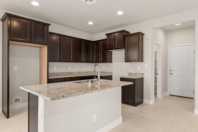 Building Photo - 4022 Silver Springs Road NE