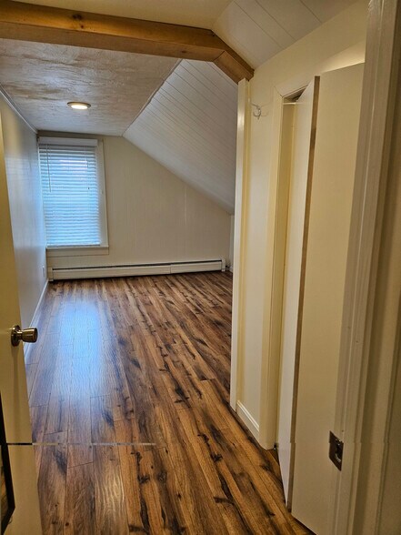 Northside bedroom - 132 Hinesburg Rd