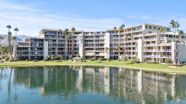 Building Photo - 900 Island Dr