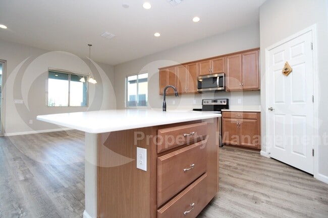 Building Photo - 13030 N Spinystar Dr