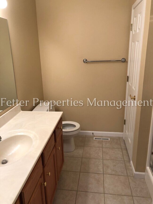 Building Photo - 3 Bedroom Newburgh Home!!