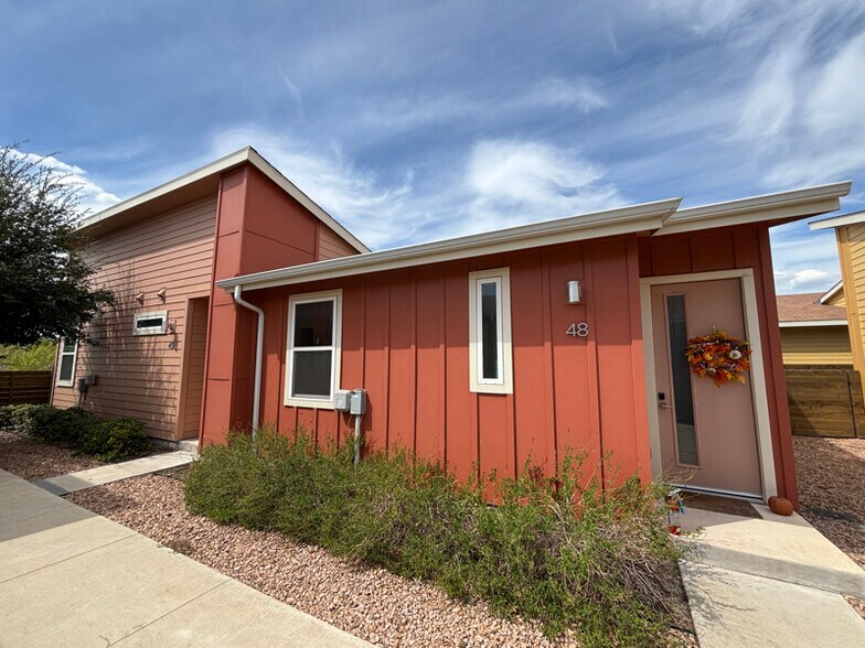 Primary Photo - 151 Rikardson St