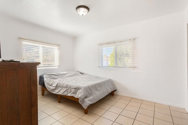 Building Photo - 7245 S Cole Ln