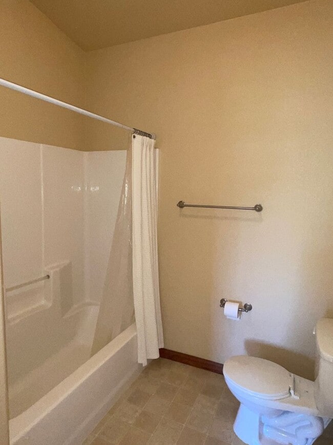 Building Photo - 2 Bedroom, 2 Bath Condo for Rent