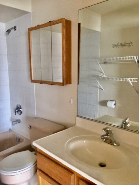 Full bathroom - 5450 W 127th St