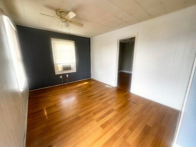 Building Photo - 1407 Greenwood Alley