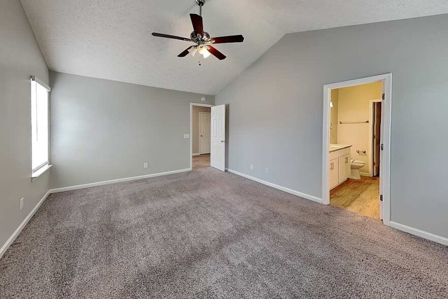 Building Photo - 939 Bramble Way