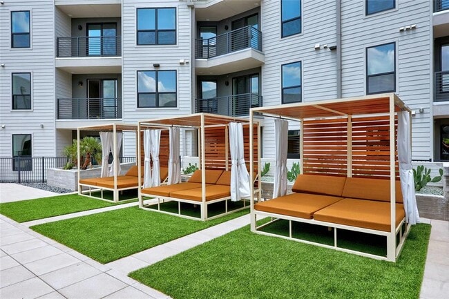 Building Photo - 1701 Simond Ave Ave