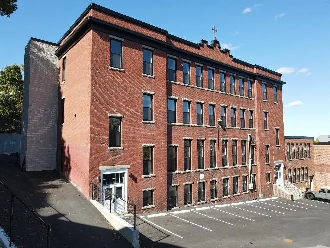 Building Photo - 56 Oak Terrace