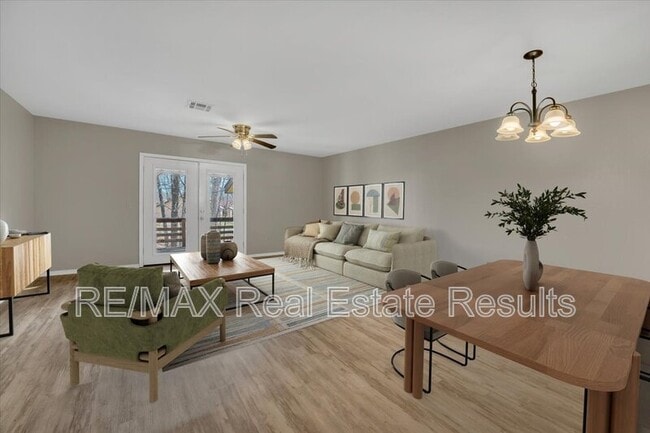 Building Photo - 5 Yates Ln