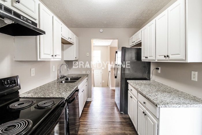 Building Photo - 2532 Brookgate Crossing