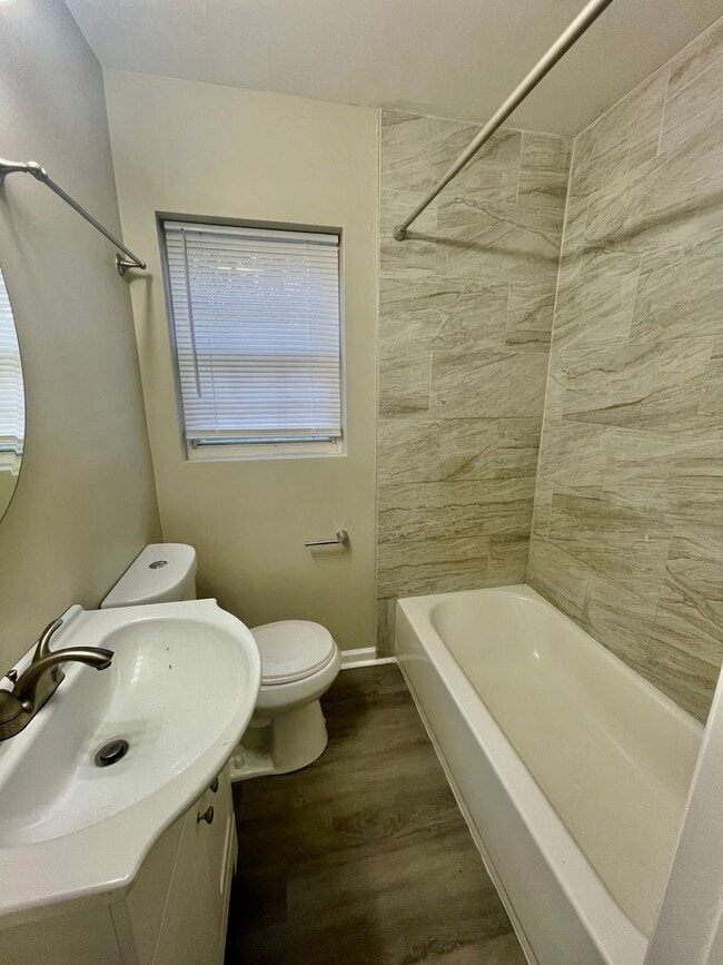 Building Photo - Beautiful 3 bedroom 1 bath home , Located off N Graham street