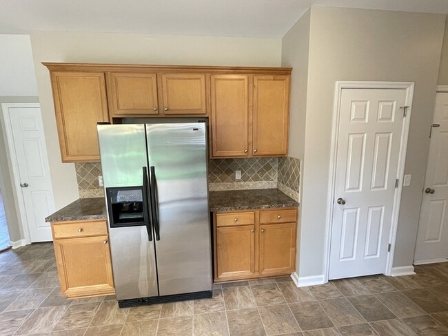 Building Photo - Saundersville Station home with renovation...