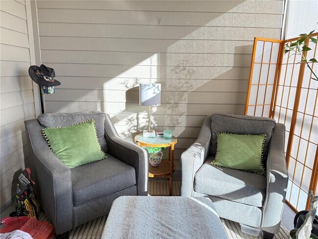 Building Photo - 7656 SW 74th Lp