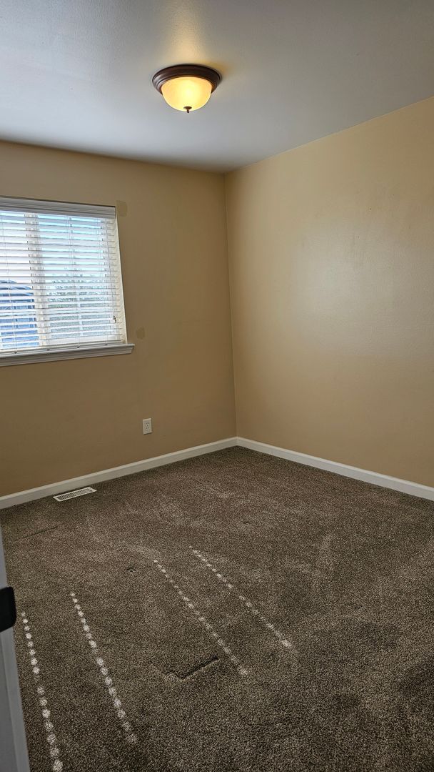 Building Photo - Non-Refundable & Security Deposit Total: $2400.00