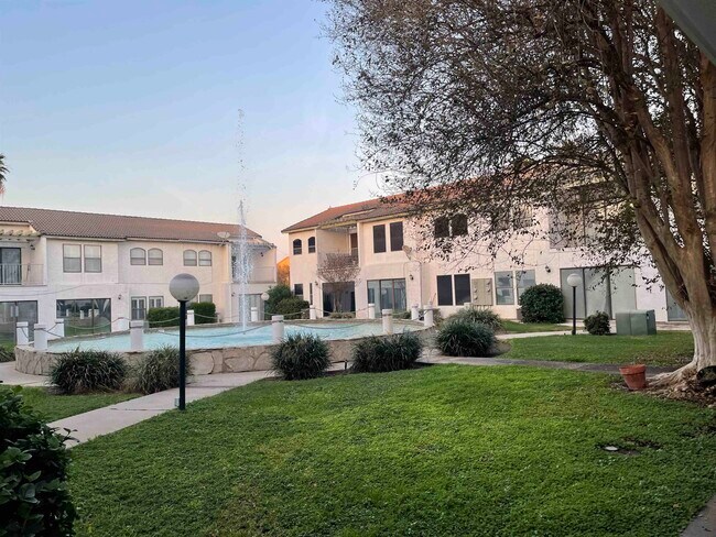 Building Photo - 100 W Village Blvd