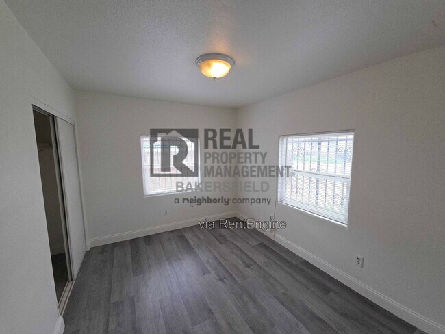 Building Photo - 1518 Palm Dr