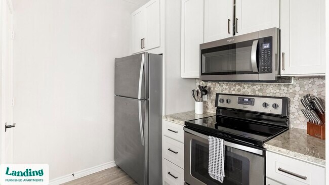 Building Photo - 6101 N Riverside Dr