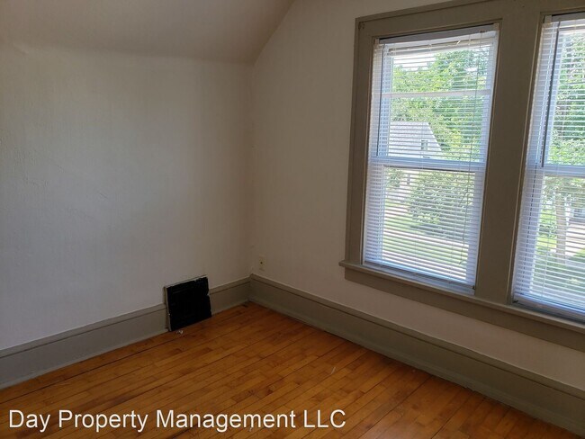 Building Photo - 1300 W Prospect Ave