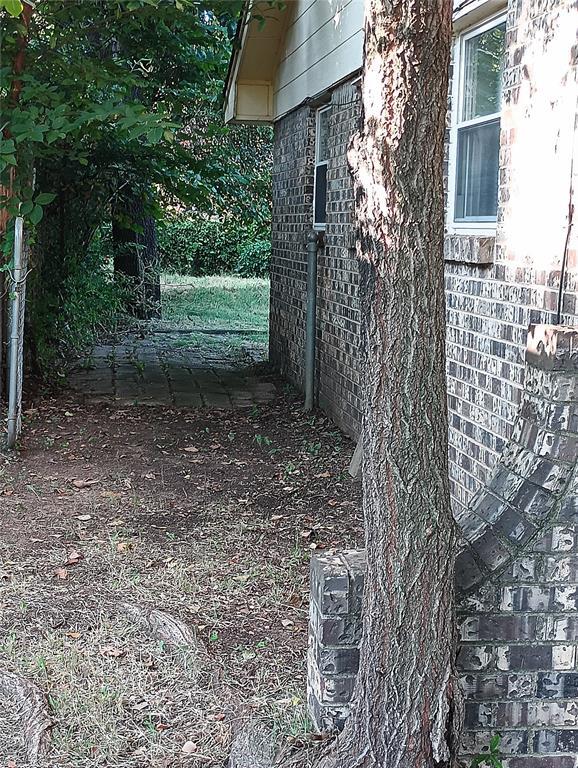 Building Photo - 1320 Parkwoods Ct