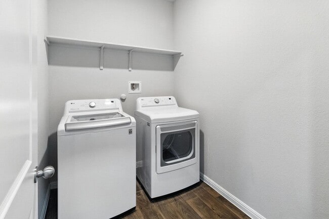 Building Photo - 211 Rainmaker Ln