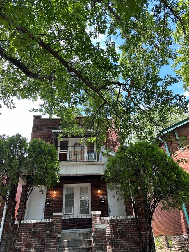 Primary Photo - 3859 Alberta St