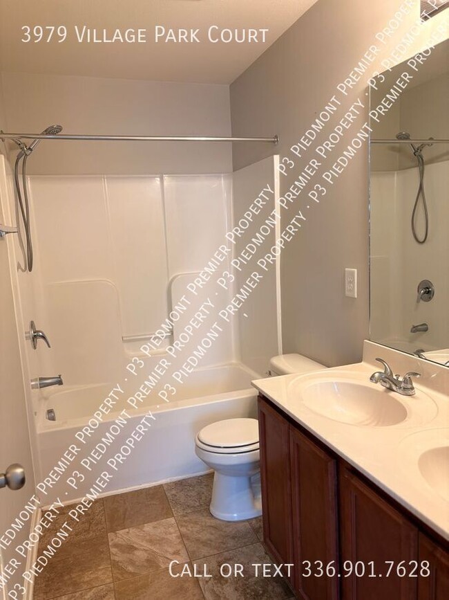 Building Photo - 3979 Village Park Ct