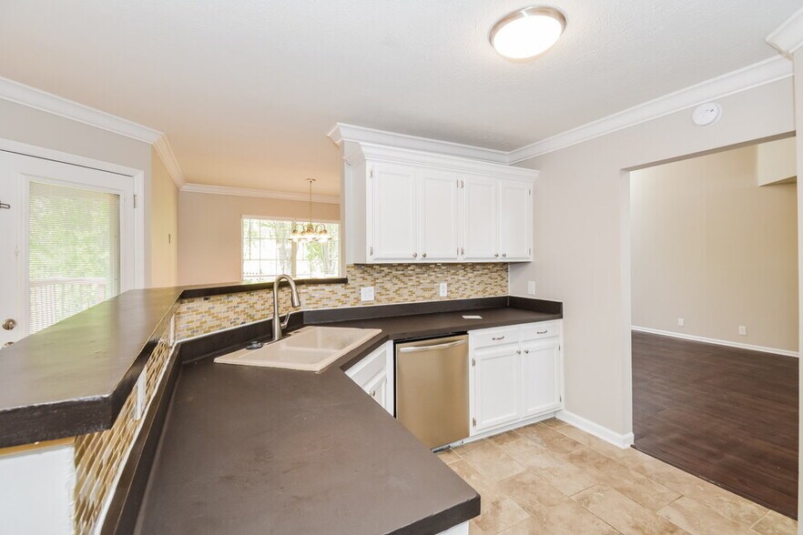 Building Photo - 6032 Bradford Hills Dr