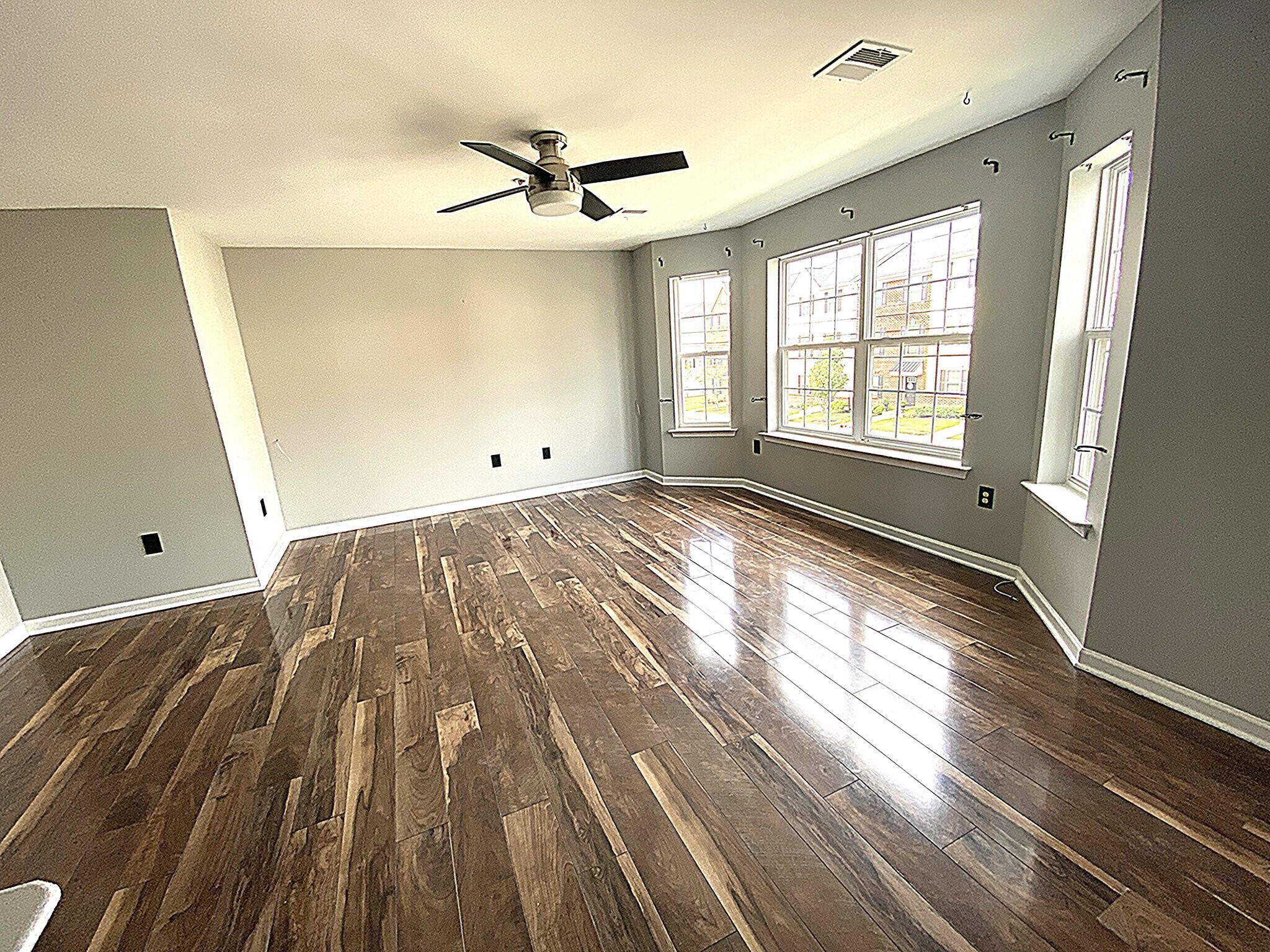 Building Photo - 54 N School Ln