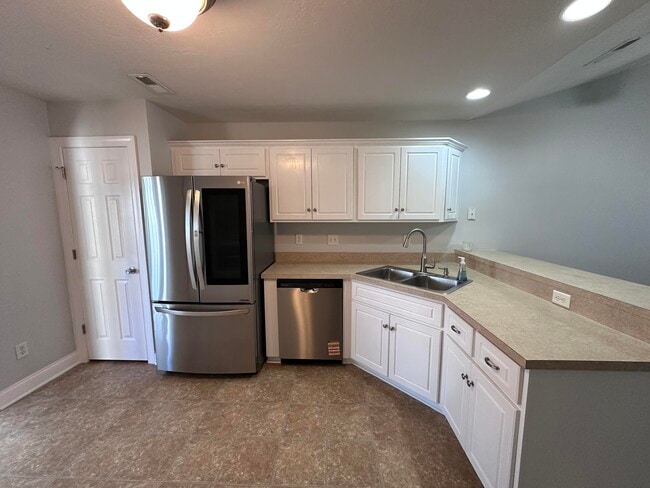Building Photo - 182 Orchard Way