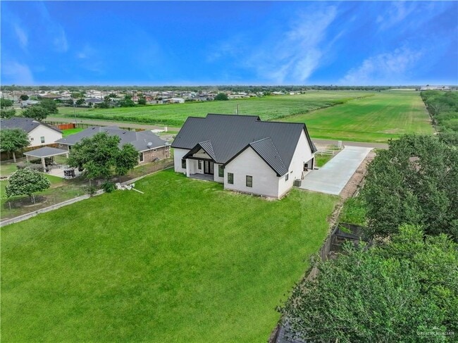 Building Photo - 23 Davis Rd