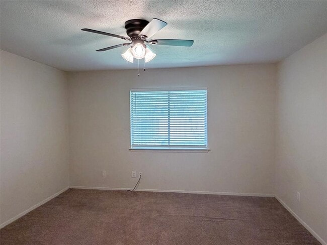 Building Photo - 410 Linden St