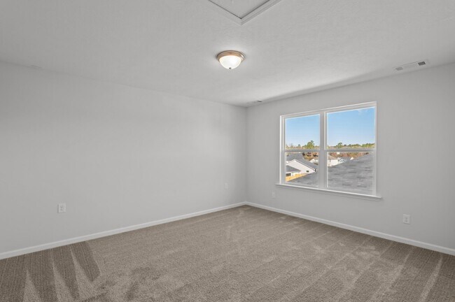 Building Photo - 8163 Snelling Dr