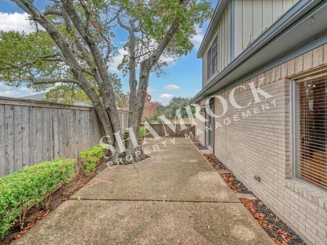 Building Photo - 4613 Westchester Dr