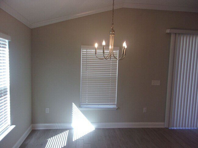 Building Photo - 4 bed/3 bath Beautiful Home with Amenities!