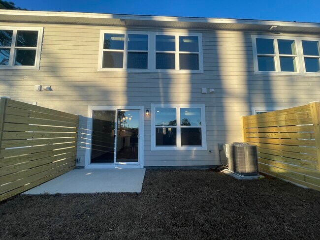 Building Photo - 42882 Ida Coon Cir
