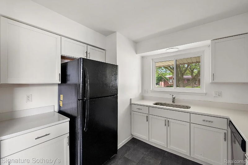 Building Photo - 3626 Hillside Dr