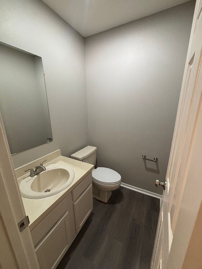 Building Photo - 3322 N Detroit Ave