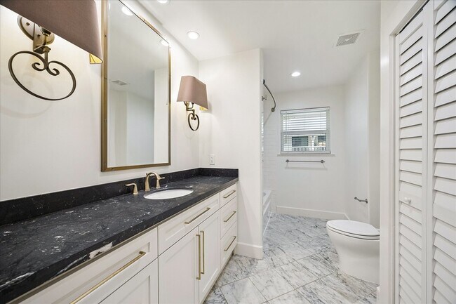 Building Photo - 4715 Braesvalley Dr